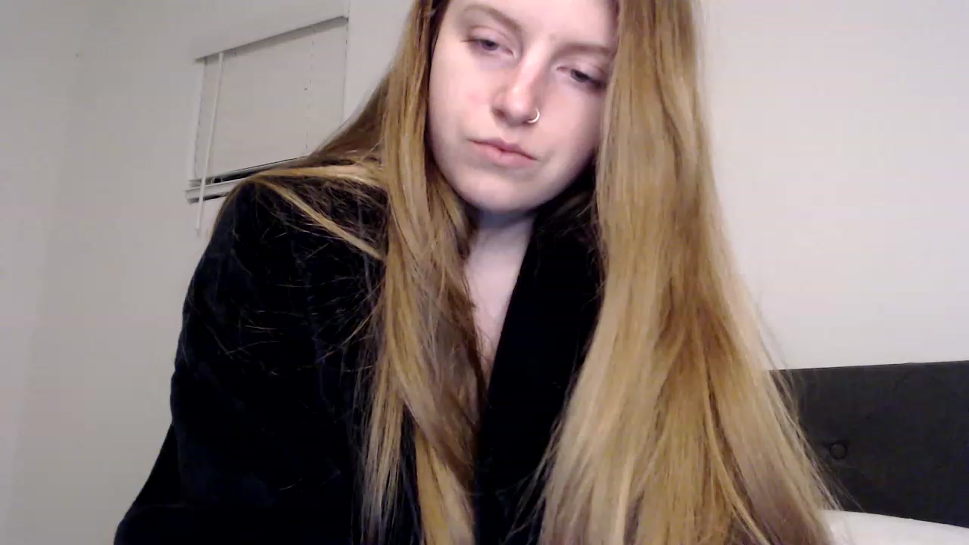 Gallery image thumbnail from Pixxxie's myfreecams stream on, 11/21/2022, 02:56 image 13 of 20