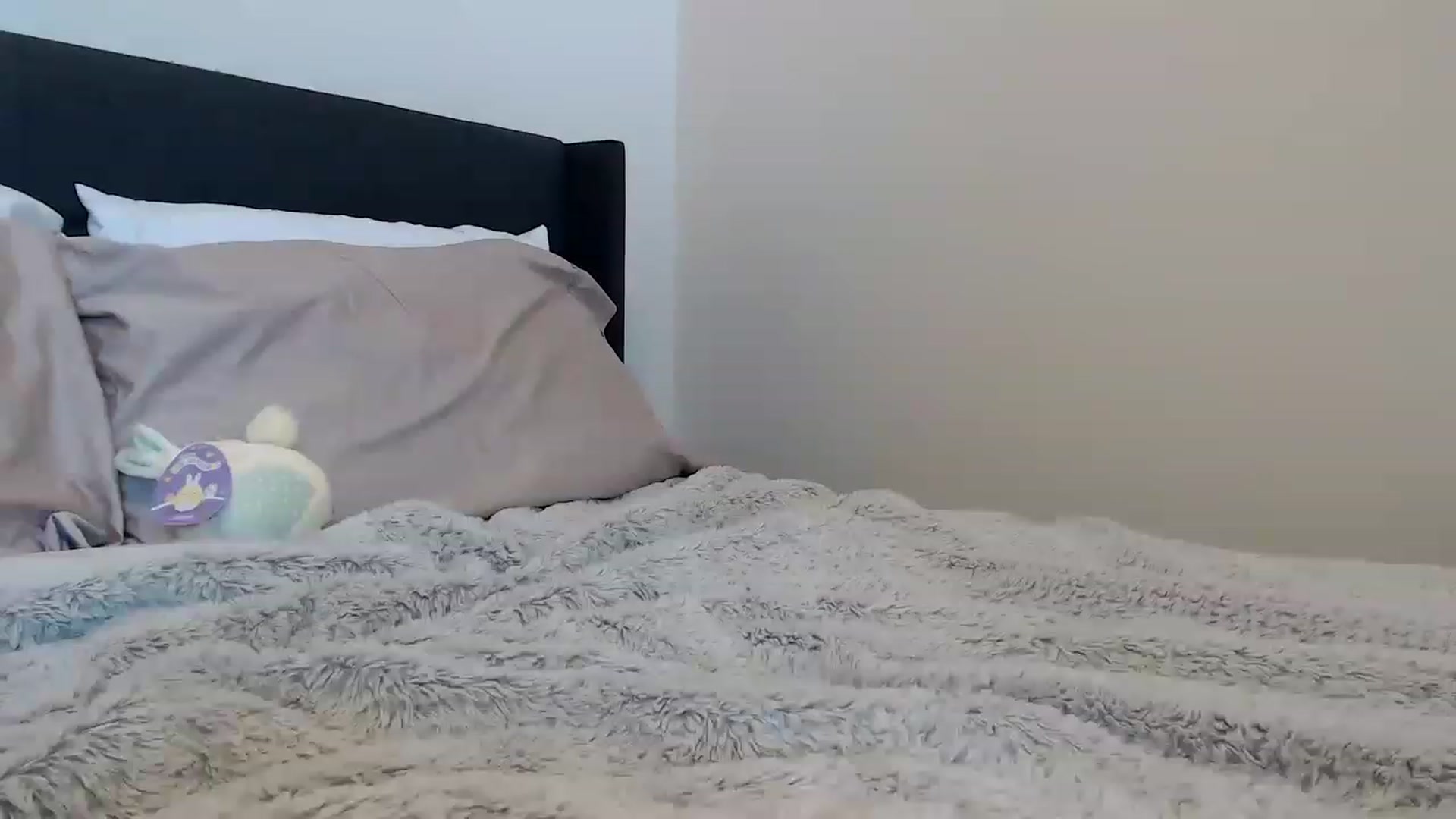 Gallery image thumbnail from Pixxxie's myfreecams stream on, 04/17/2023, 24:52 image 6 of 20
