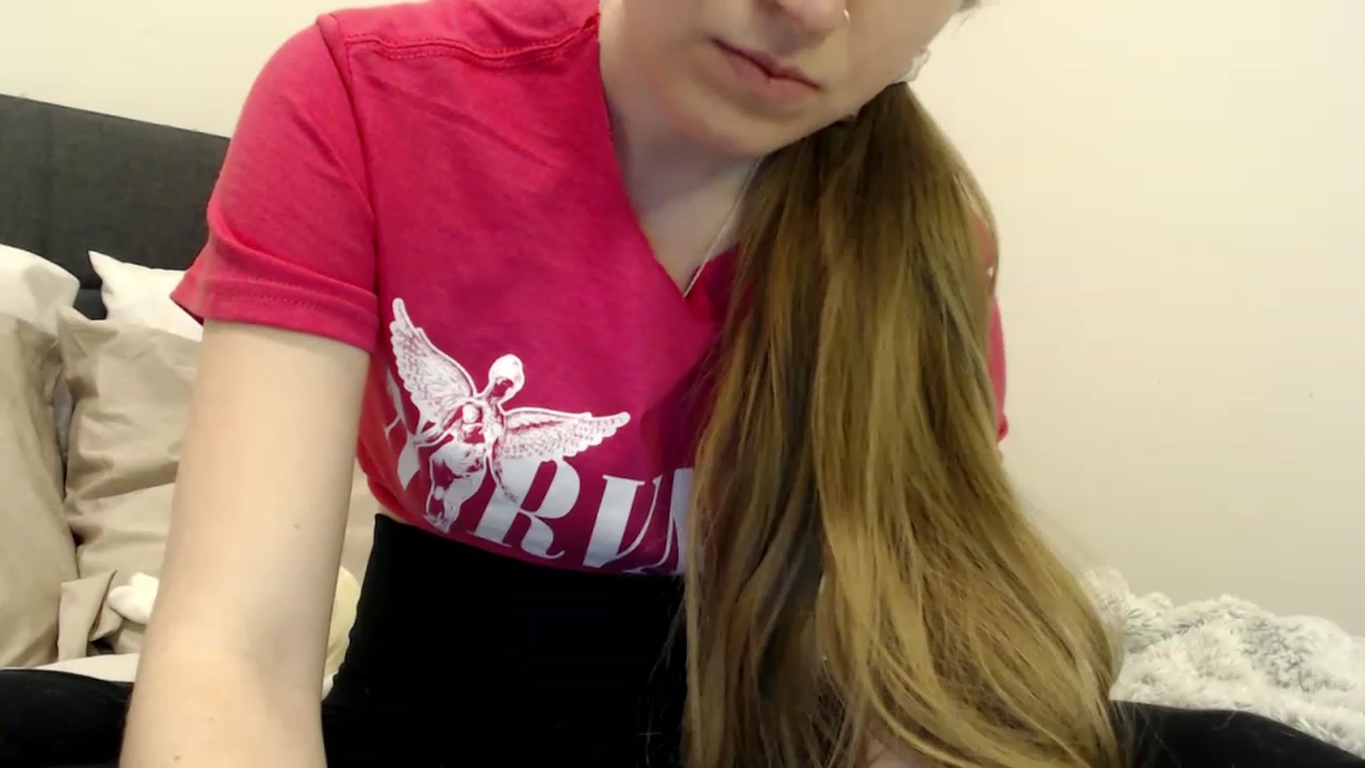 Gallery image thumbnail from Pixxxie's myfreecams stream on, 04/17/2023, 02:47 image 16 of 20