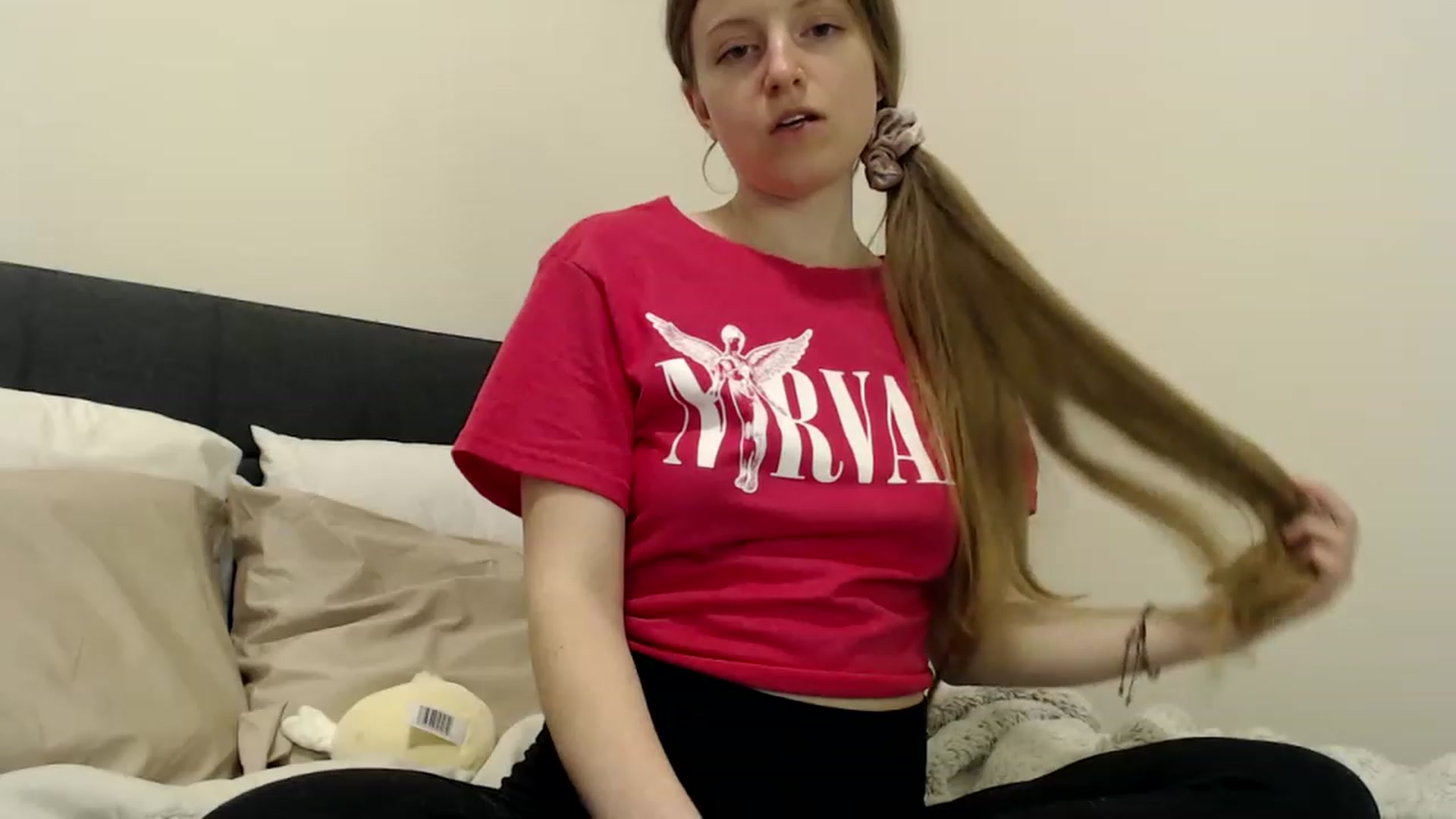 Gallery image thumbnail from Pixxxie's myfreecams stream on, 04/17/2023, 02:47 image 18 of 20