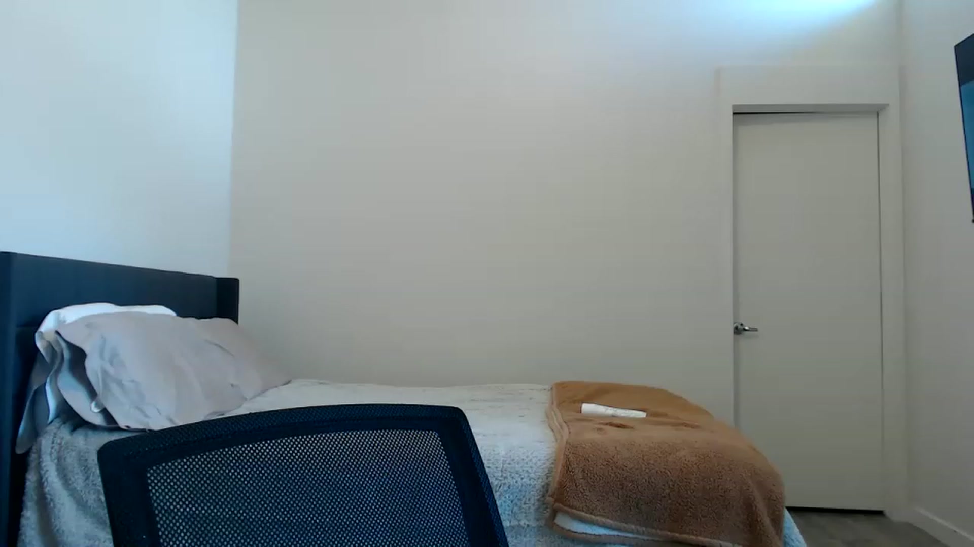Gallery image thumbnail from Pixxxie's myfreecams stream on, 04/30/2023, 22:37 image 16 of 20