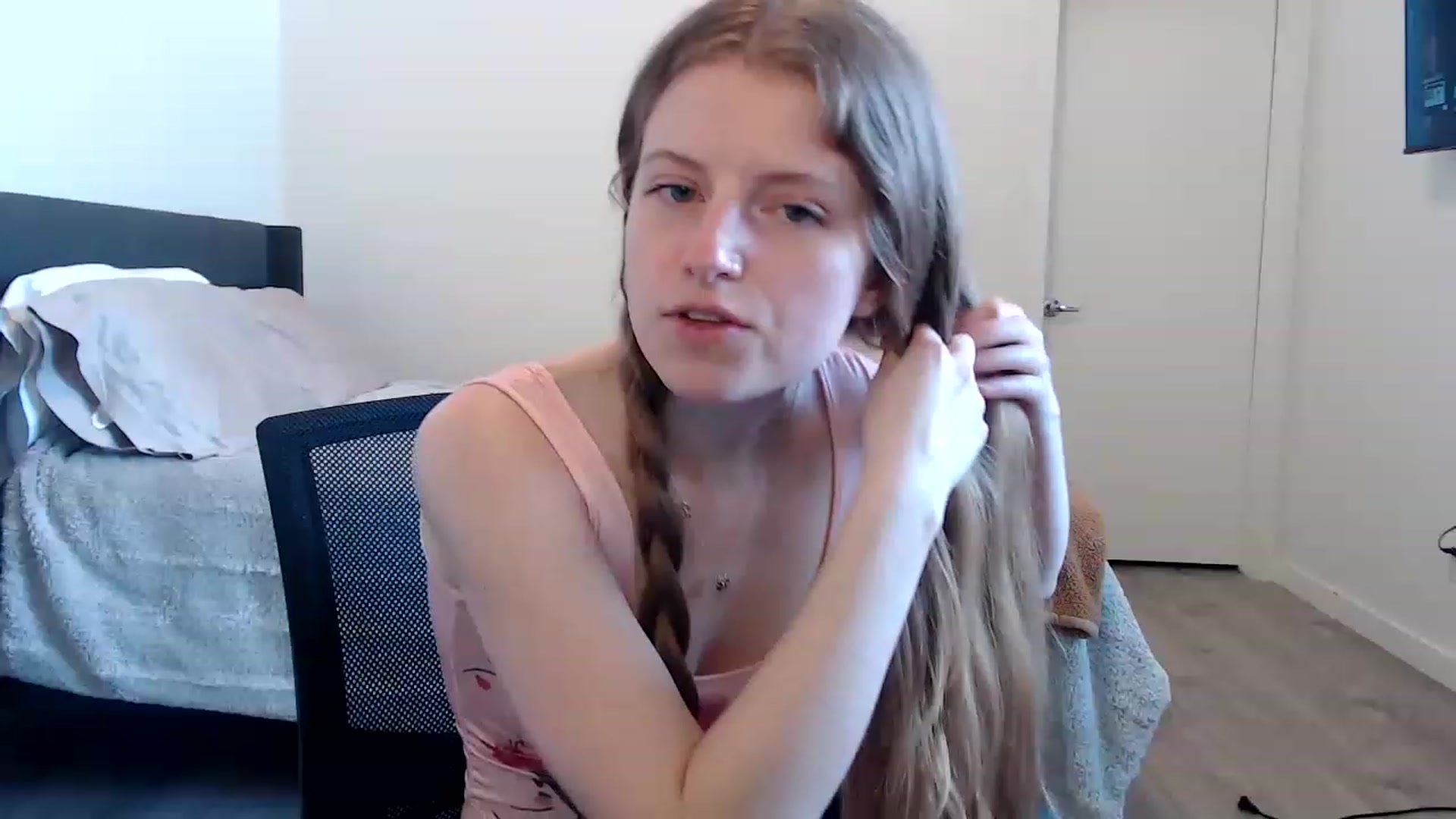 Gallery image thumbnail from Pixxxie's myfreecams stream on, 04/30/2023, 22:37 image 2 of 20