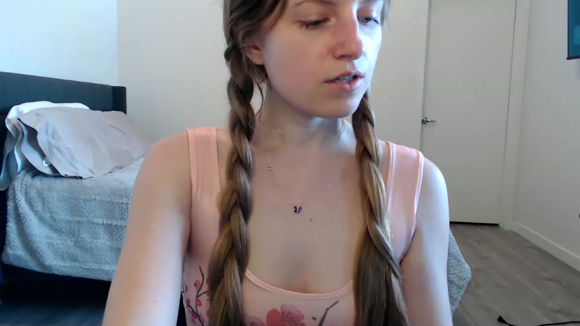 Gallery image thumbnail from Pixxxie's myfreecams stream on, 04/30/2023, 22:37 image 6 of 20