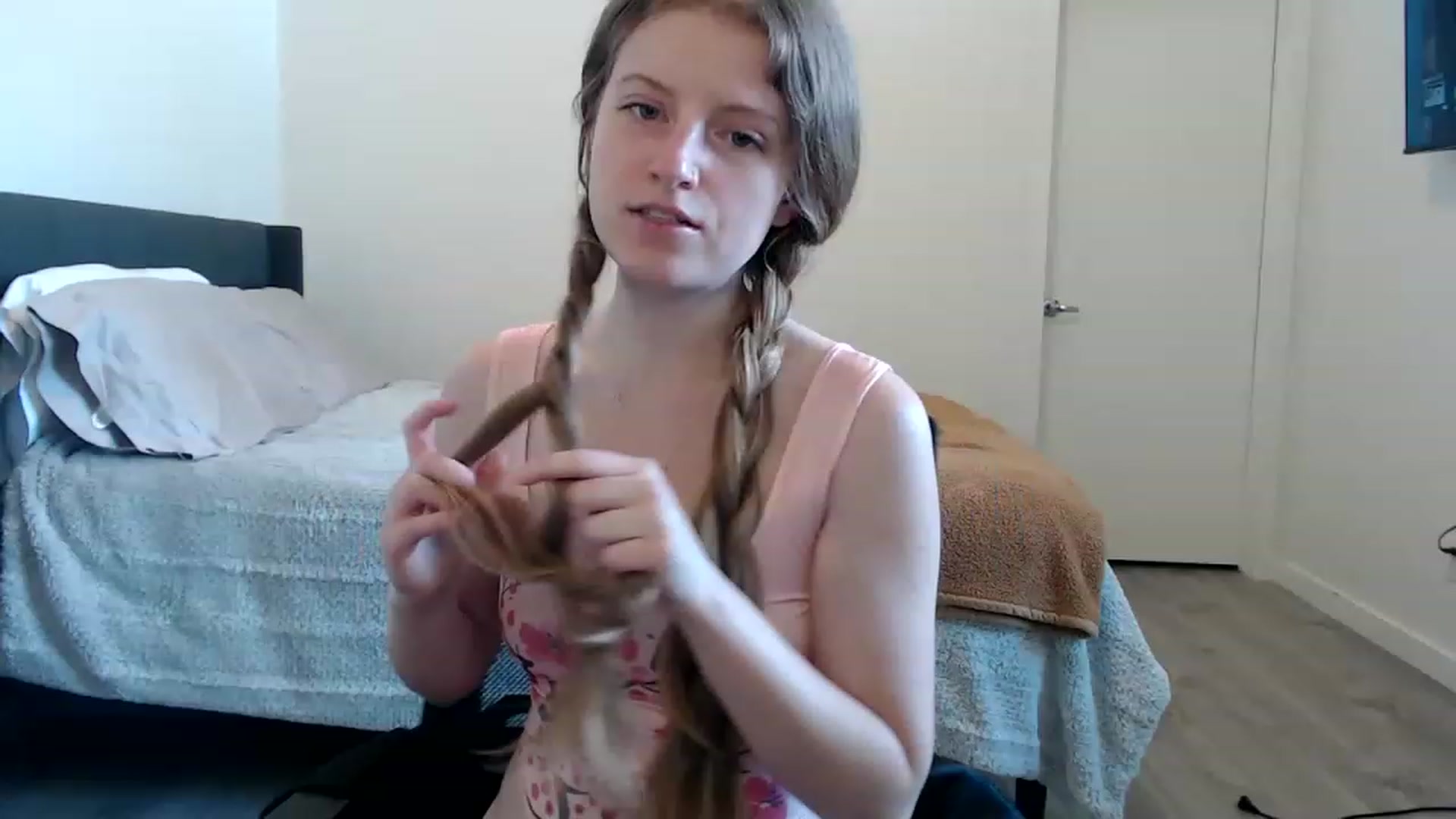Gallery image thumbnail from Pixxxie's myfreecams stream on, 04/30/2023, 22:37 image 1 of 20