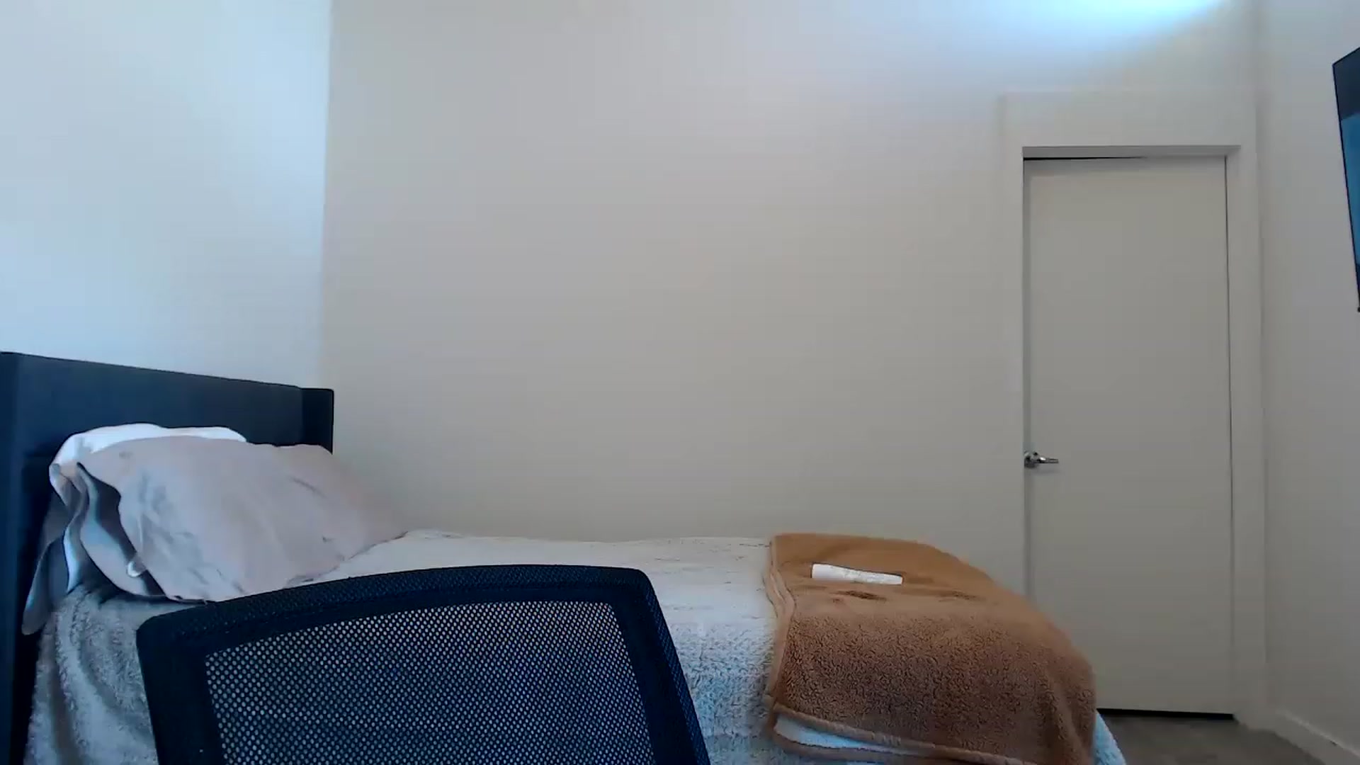 Gallery image thumbnail from Pixxxie's myfreecams stream on, 04/30/2023, 22:37 image 17 of 20