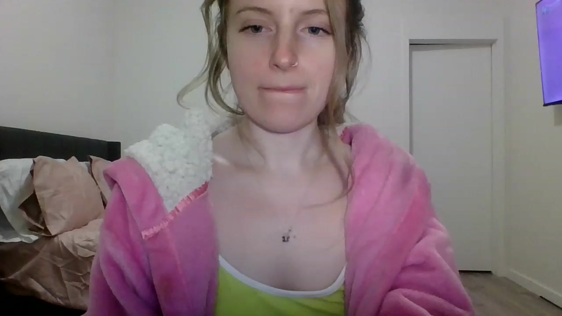 Gallery image thumbnail from Pixxxie's myfreecams stream on, 05/19/2023, 08:33 image 10 of 20