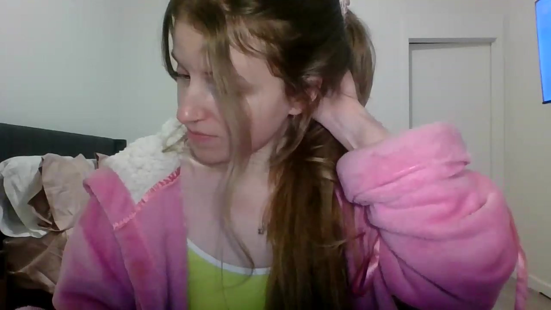 Gallery image thumbnail from Pixxxie's myfreecams stream on, 05/19/2023, 08:33 image 13 of 20