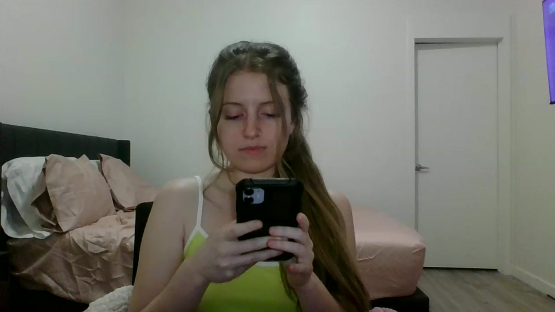 Gallery image thumbnail from Pixxxie's myfreecams stream on, 05/19/2023, 08:33 image 18 of 20