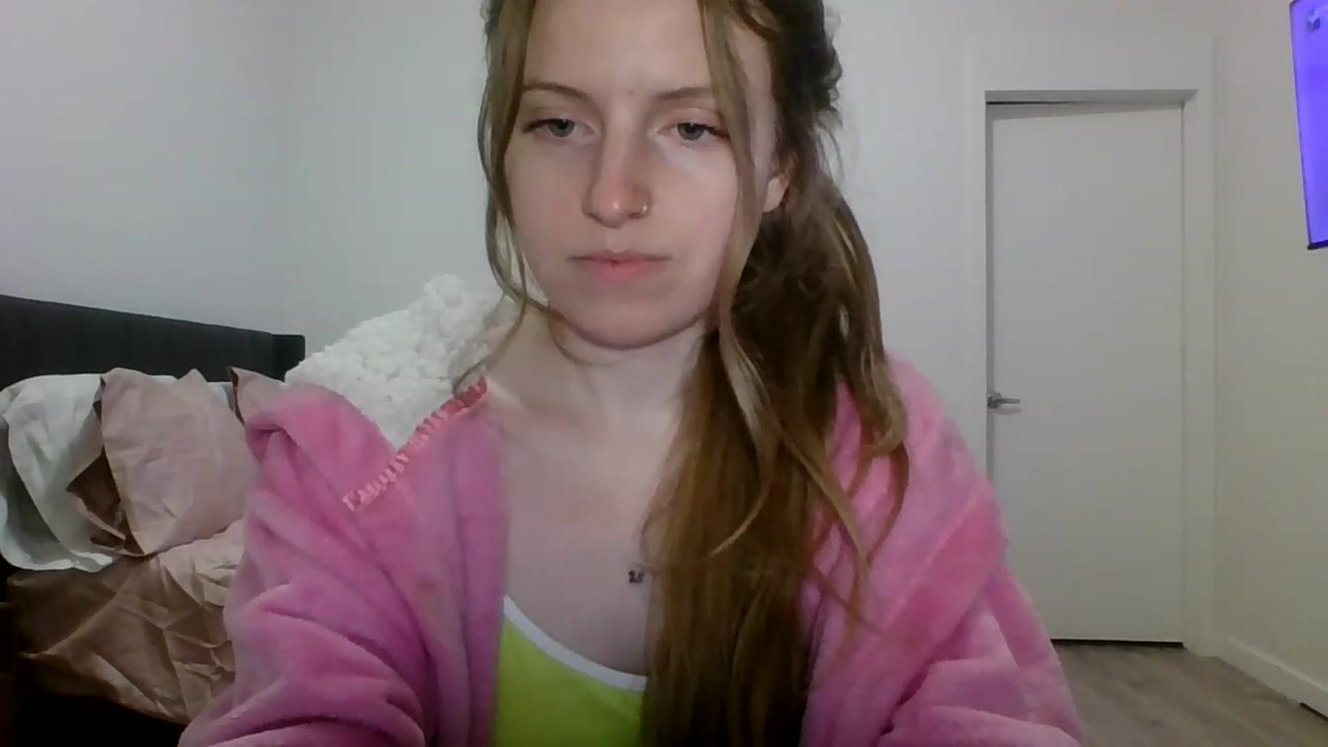 Gallery image thumbnail from Pixxxie's myfreecams stream on, 05/19/2023, 08:33 image 14 of 20