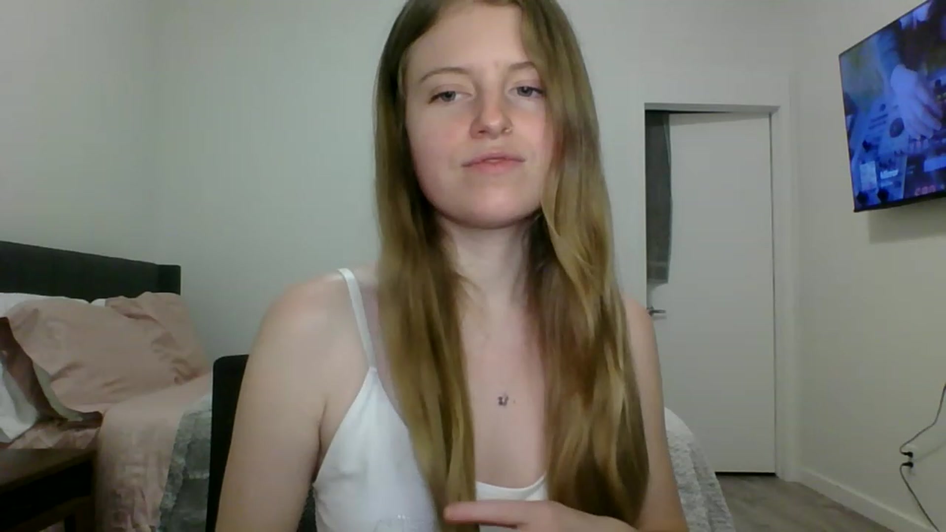 Gallery image thumbnail from Pixxxie's myfreecams stream on, 05/28/2023, 09:44 image 18 of 20