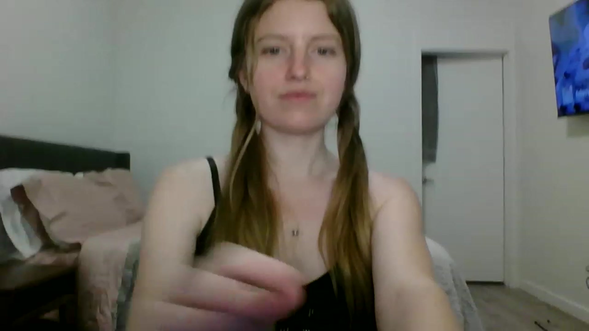 Gallery image thumbnail from Pixxxie's myfreecams stream on, 05/28/2023, 09:44 image 2 of 20