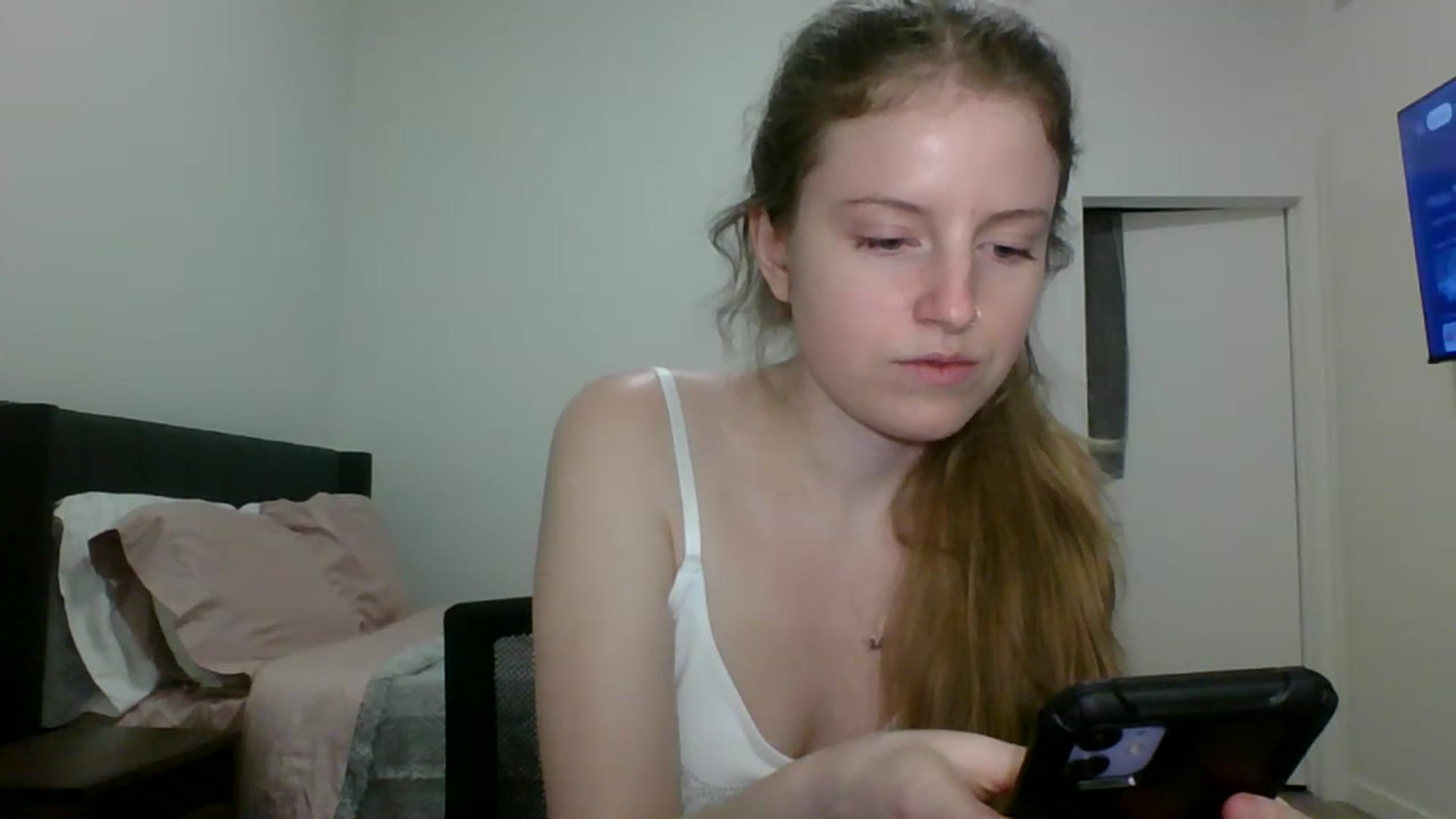 Gallery image thumbnail from Pixxxie's myfreecams stream on, 05/28/2023, 09:44 image 11 of 20