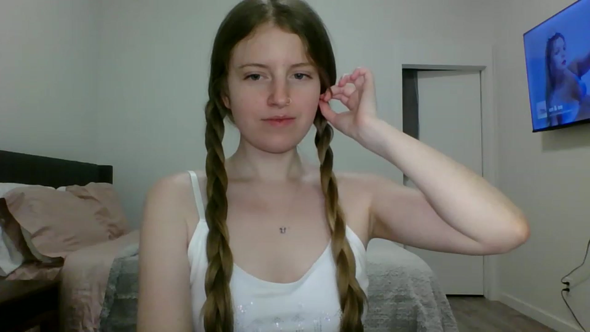Gallery image thumbnail from Pixxxie's myfreecams stream on, 05/28/2023, 09:44 image 19 of 20