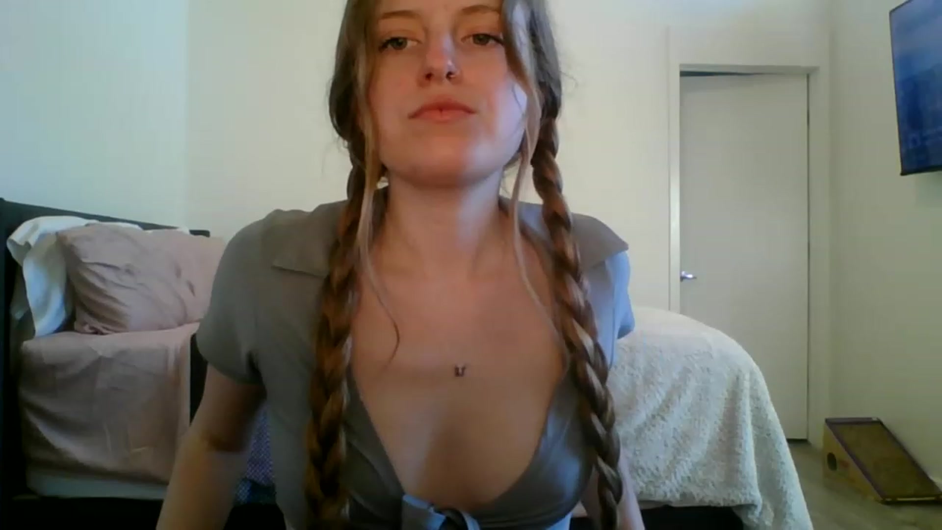 Gallery image thumbnail from Pixxxie's myfreecams stream on, 06/18/2023, 01:55 image 4 of 20