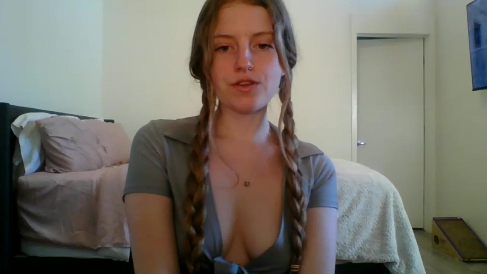 Gallery image thumbnail from Pixxxie's myfreecams stream on, 06/18/2023, 01:55 image 2 of 20