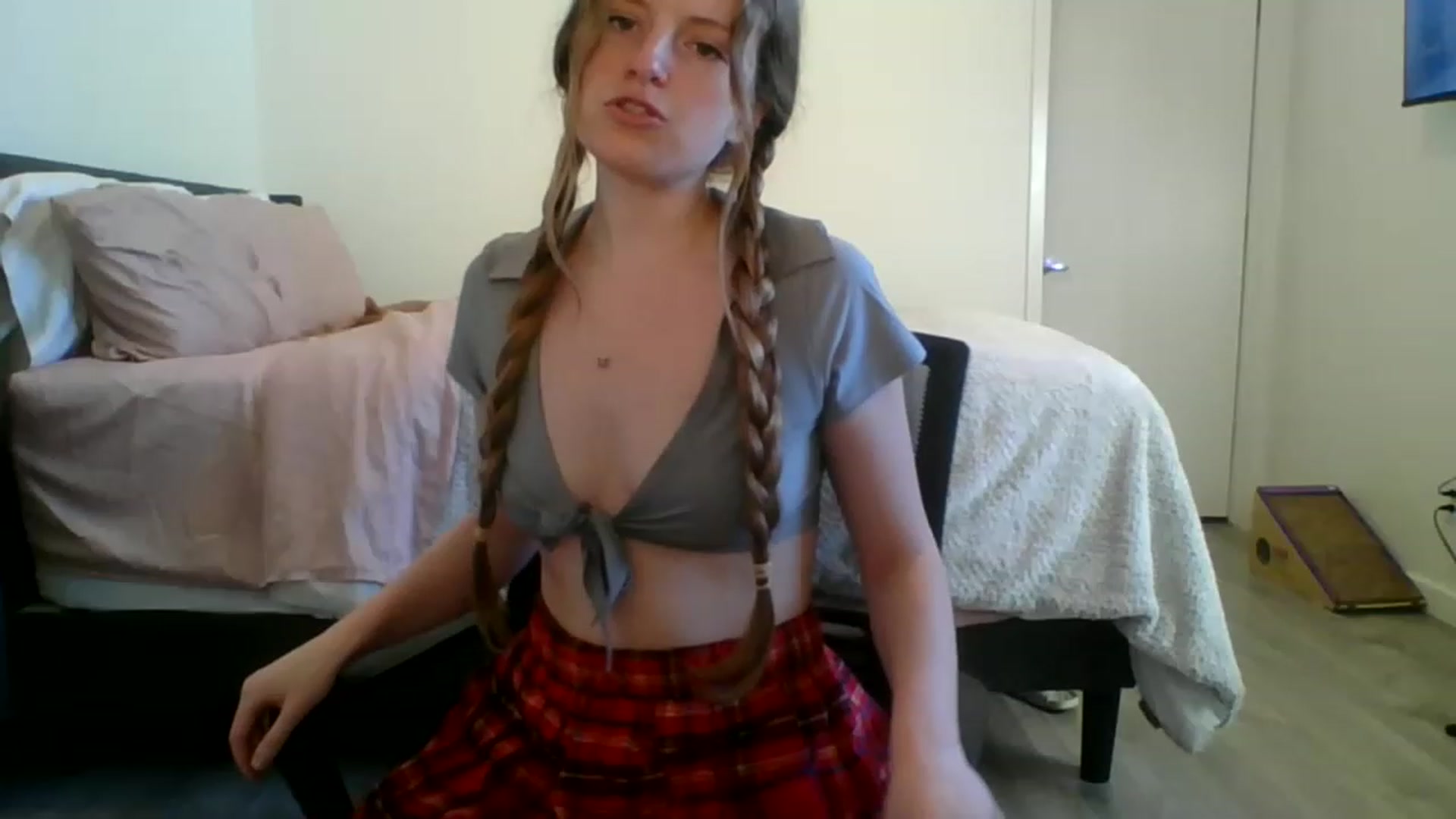 Gallery image thumbnail from Pixxxie's myfreecams stream on, 06/18/2023, 01:55 image 6 of 20