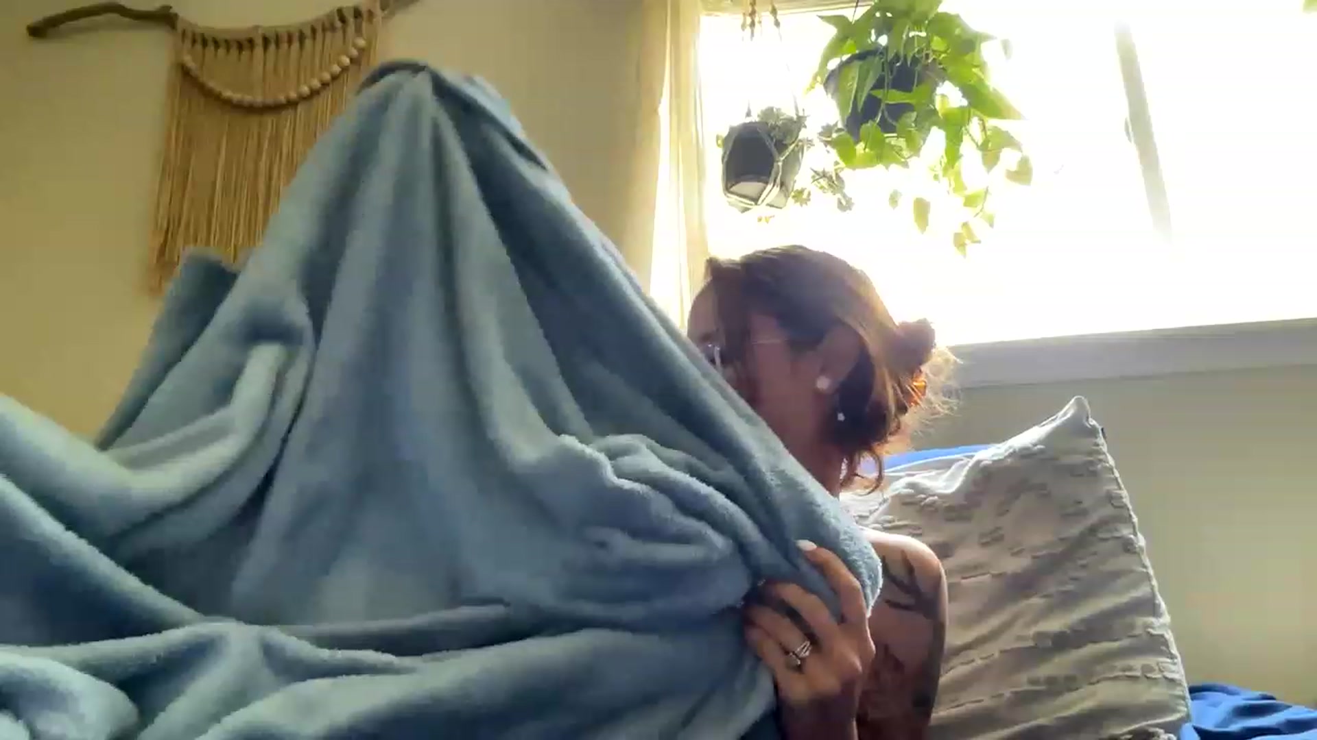 Gallery image thumbnail from Plantbabeee's myfreecams stream on, 06/05/2023, 17:45 image 13 of 20