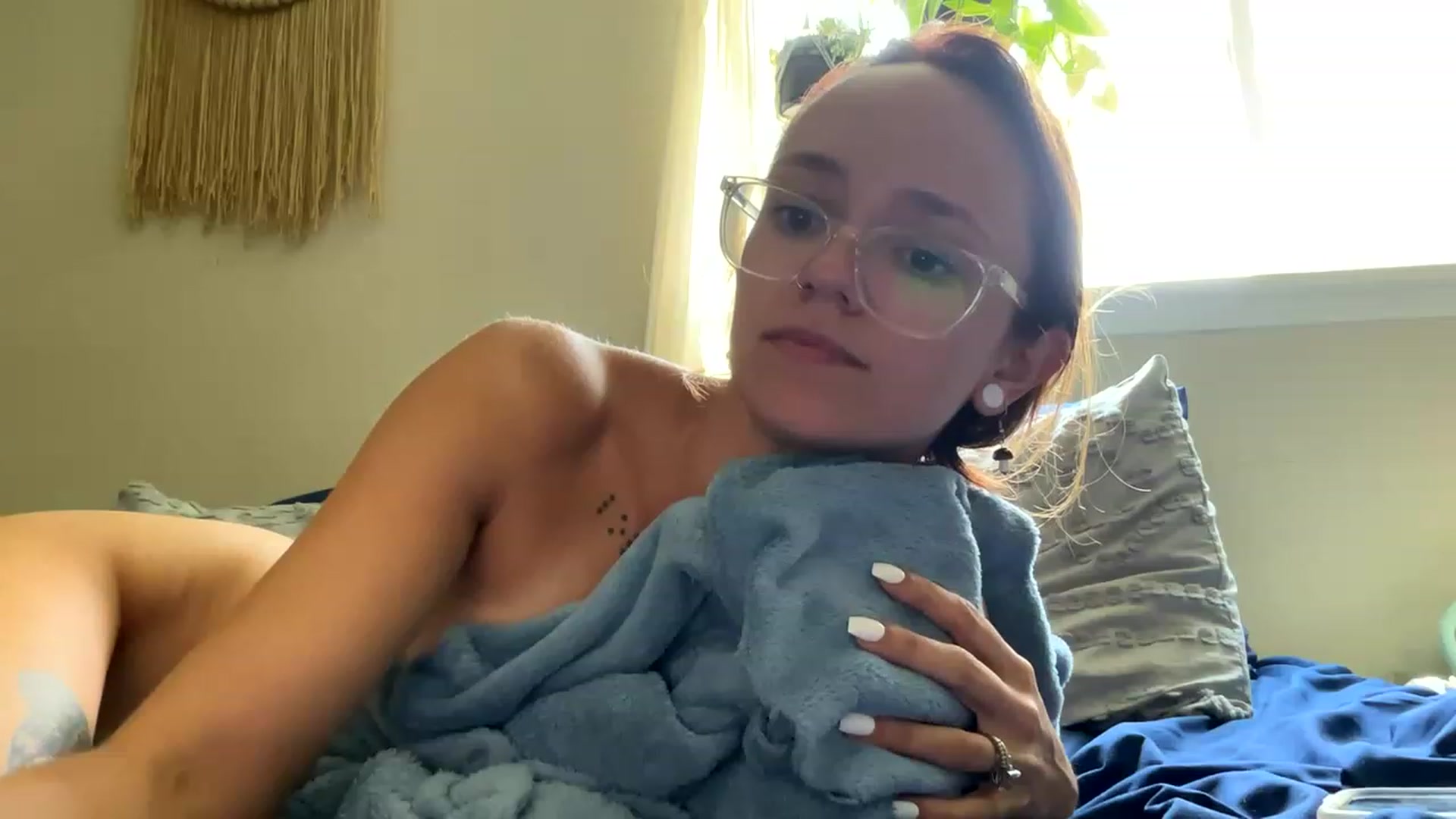 Gallery image thumbnail from Plantbabeee's myfreecams stream on, 06/05/2023, 18:06 image 8 of 20
