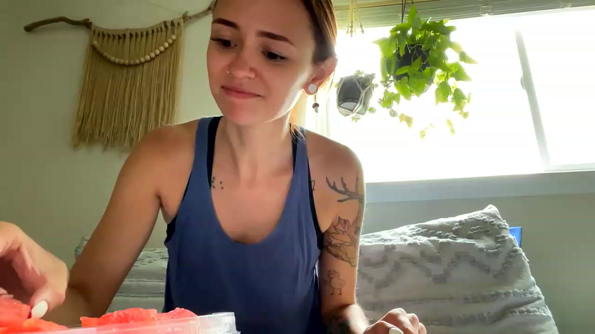 Gallery image thumbnail from Plantbabeee's myfreecams stream on, 06/07/2023, 16:56 image 14 of 20