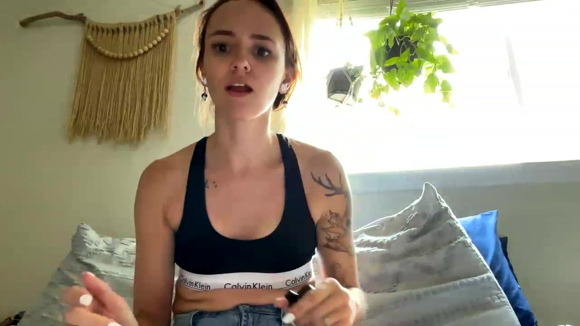 Gallery image thumbnail from Plantbabeee's myfreecams stream on, 06/07/2023, 18:23 image 15 of 20