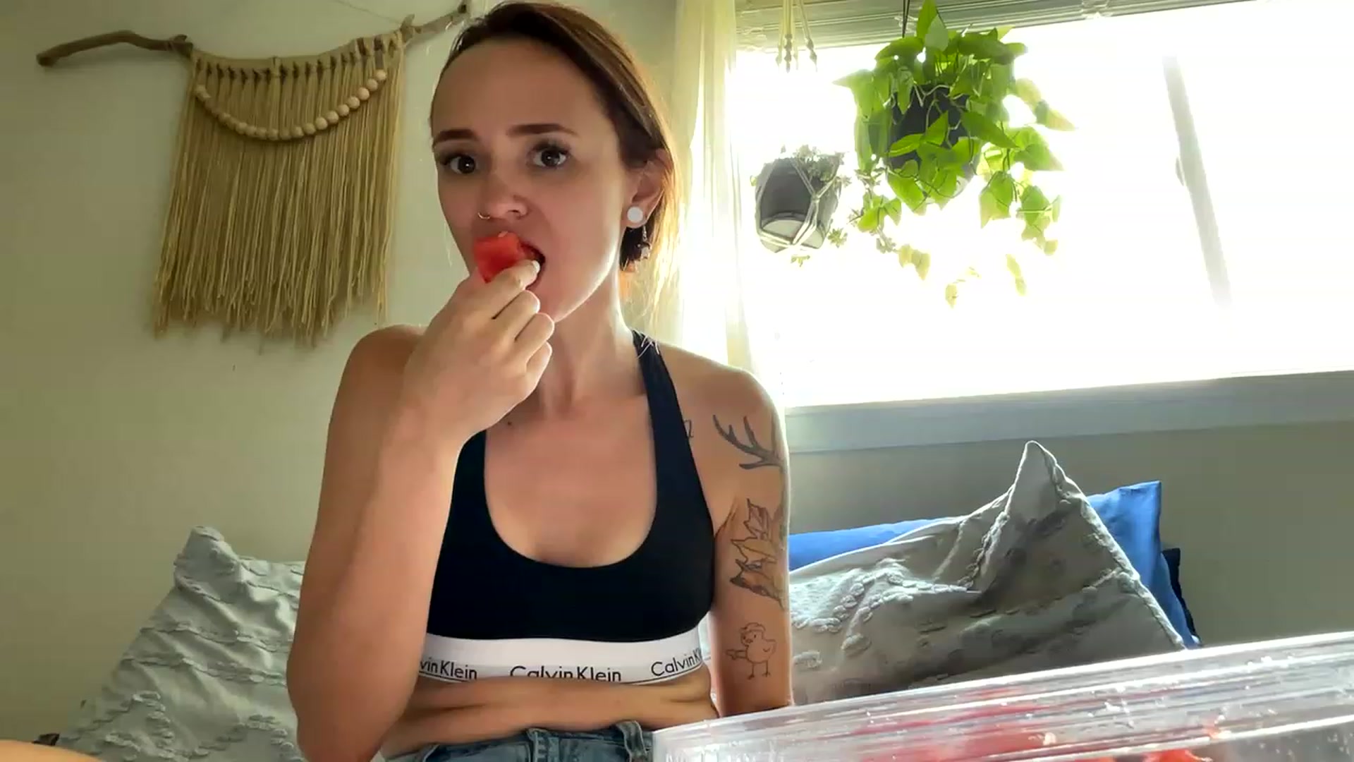 Gallery image thumbnail from Plantbabeee's myfreecams stream on, 06/07/2023, 18:23 image 1 of 20