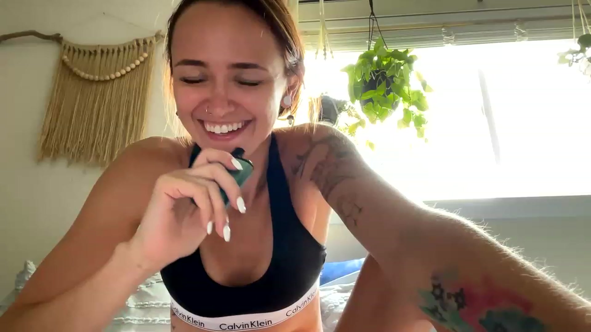 Gallery image thumbnail from Plantbabeee's myfreecams stream on, 06/07/2023, 20:18 image 15 of 20