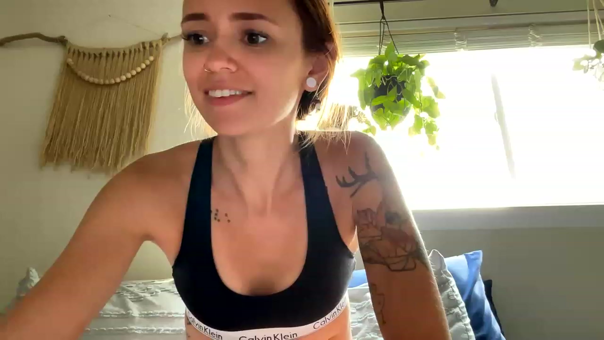 Gallery image thumbnail from Plantbabeee's myfreecams stream on, 06/07/2023, 20:47 image 10 of 20
