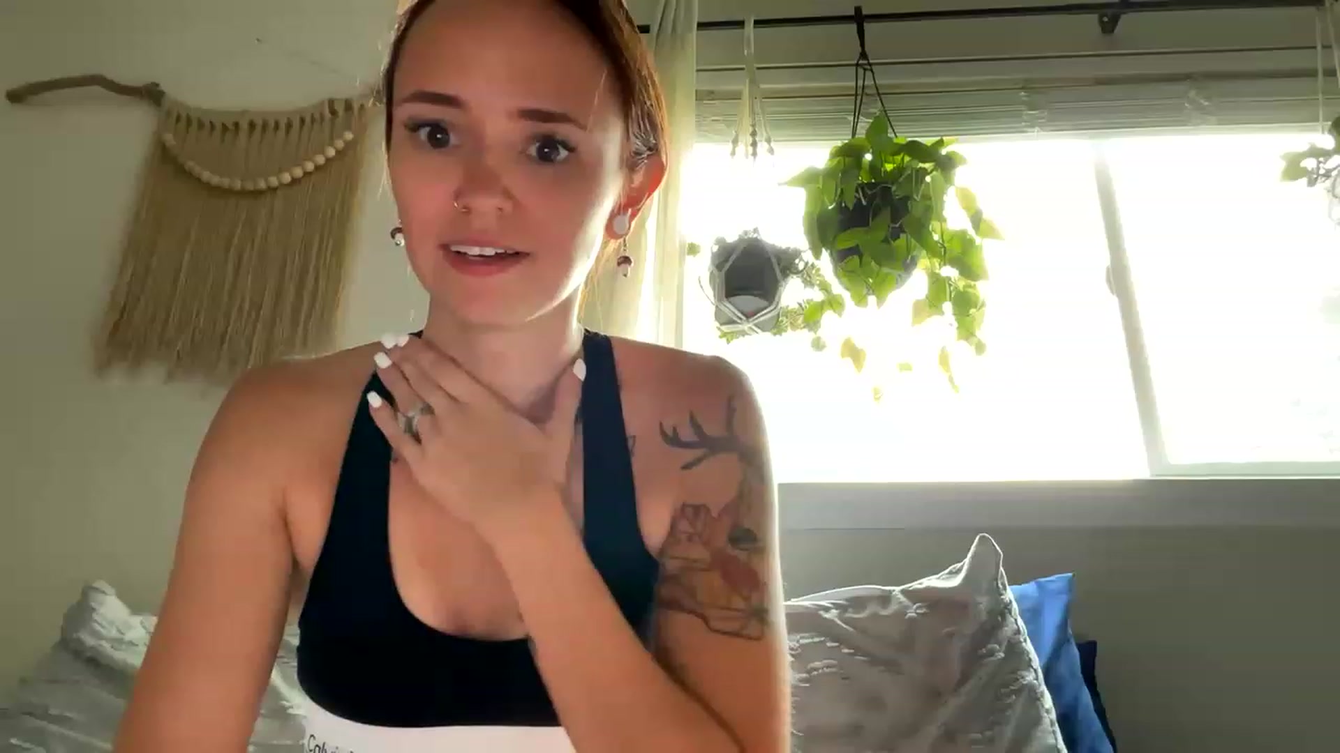 Gallery image thumbnail from Plantbabeee's myfreecams stream on, 06/07/2023, 21:34 image 6 of 20