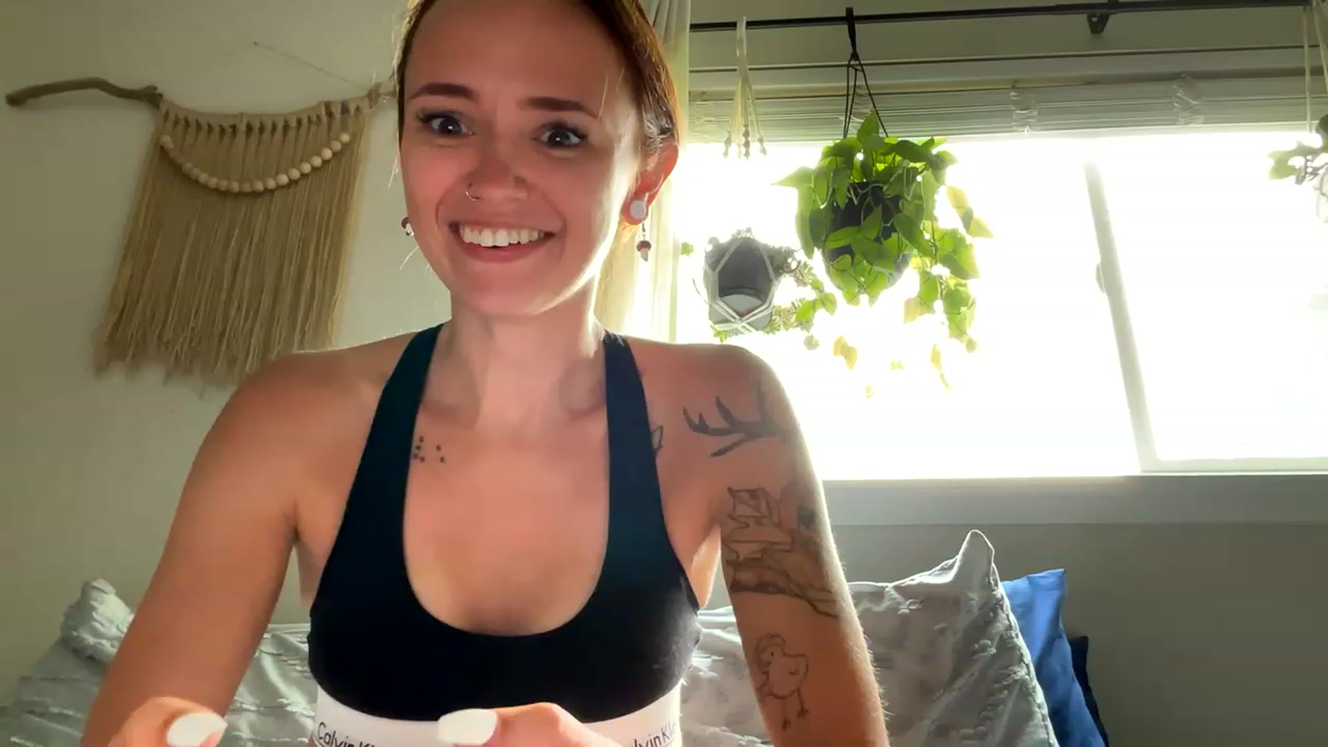 Gallery image thumbnail from Plantbabeee's myfreecams stream on, 06/07/2023, 21:34 image 3 of 20