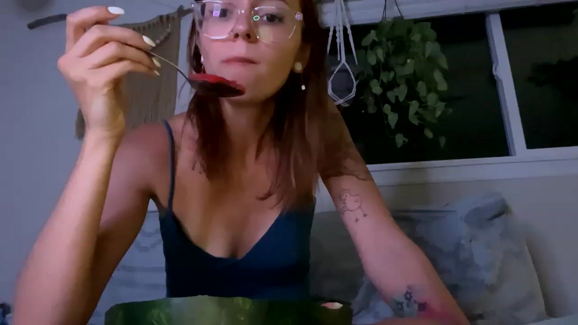 Gallery image thumbnail from Plantbabeee's myfreecams stream on, 06/12/2023, 03:33 image 4 of 20