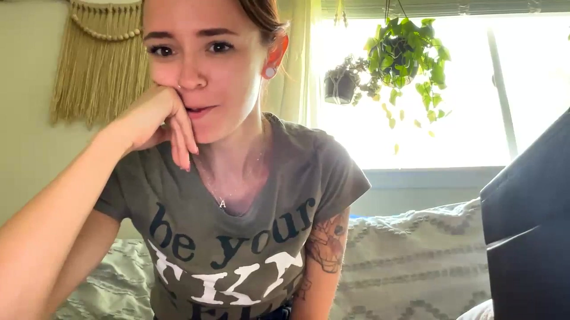 Gallery image thumbnail from Plantbabeee's myfreecams stream on, 06/29/2023, 17:15 image 19 of 20