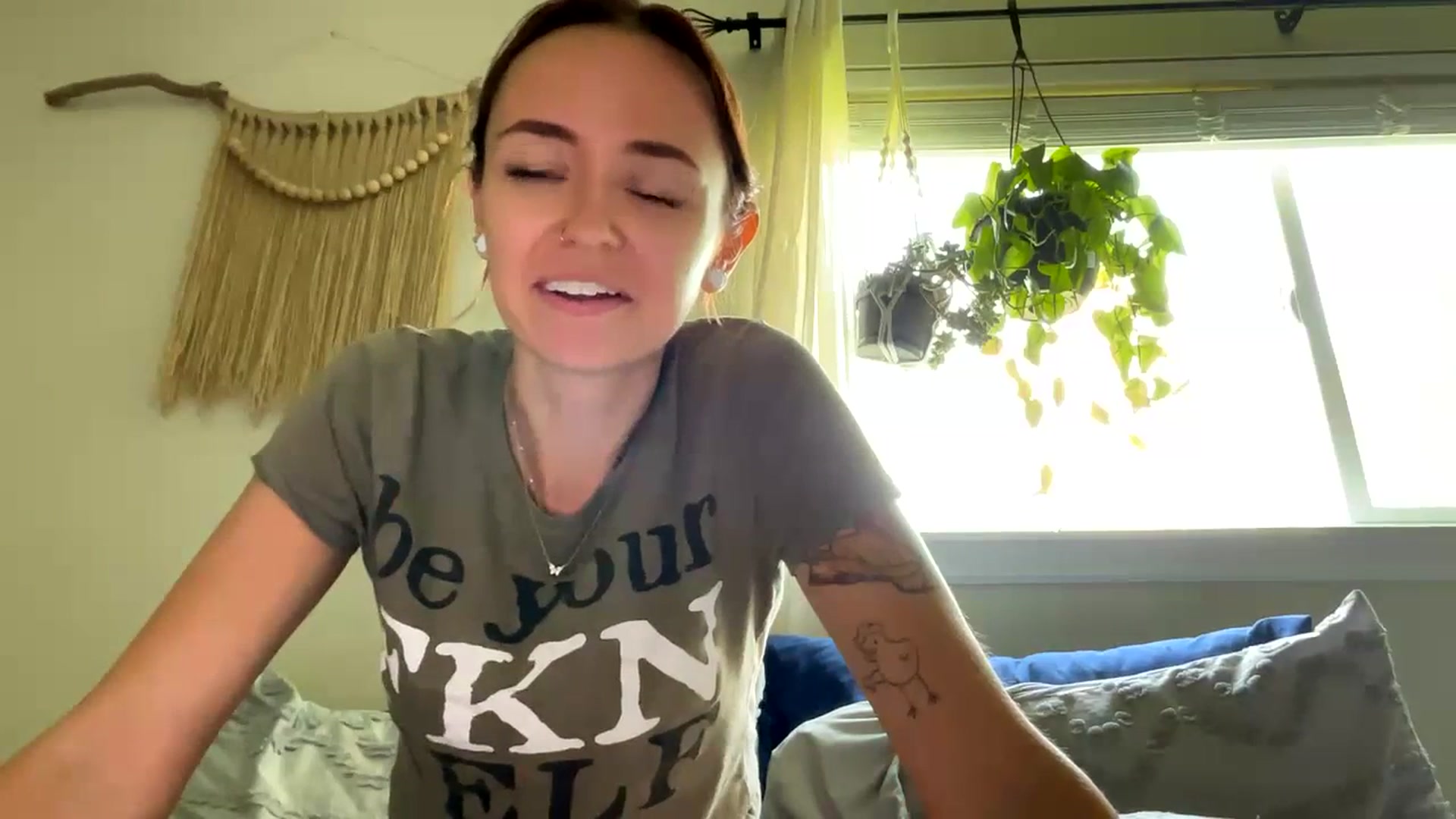 Gallery image thumbnail from Plantbabeee's myfreecams stream on, 06/29/2023, 17:15 image 4 of 20