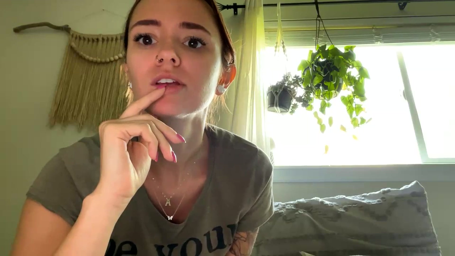 Gallery image thumbnail from Plantbabeee's myfreecams stream on, 06/29/2023, 17:15 image 6 of 20