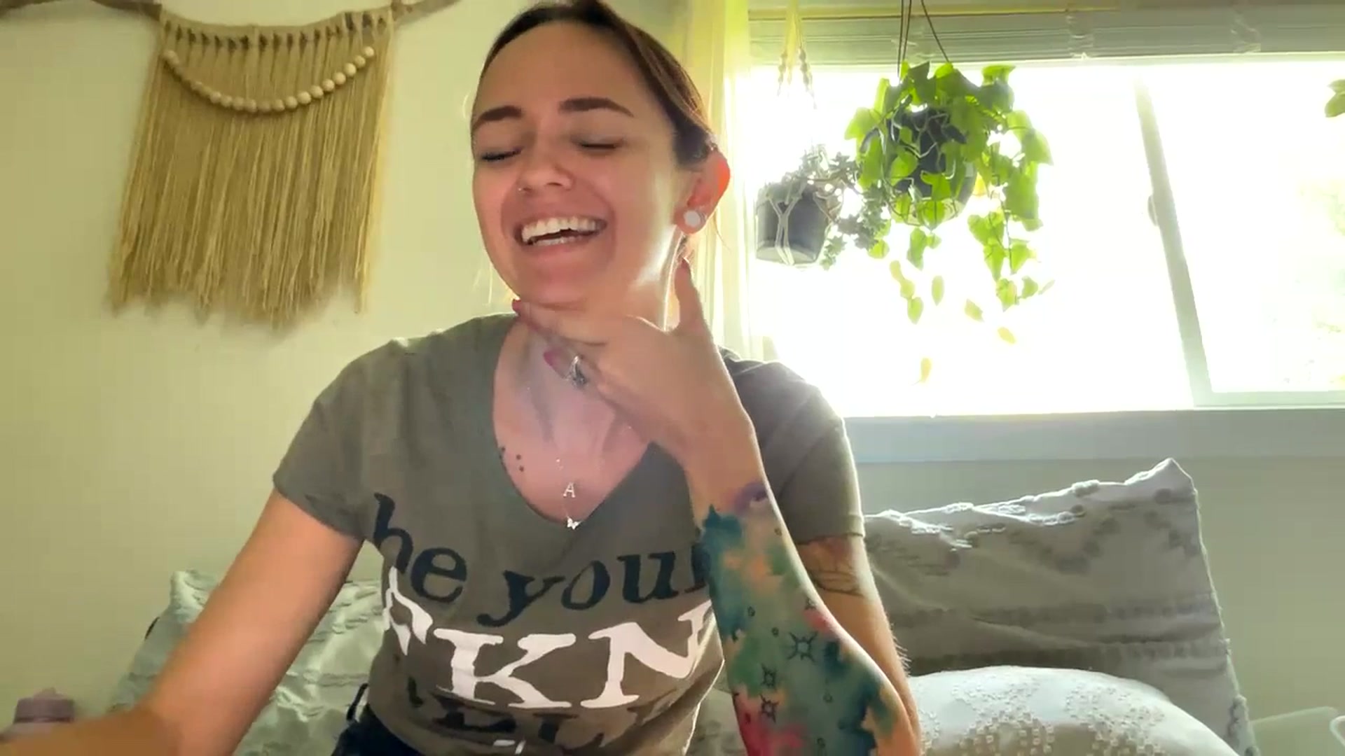 Gallery image thumbnail from Plantbabeee's myfreecams stream on, 06/29/2023, 17:15 image 7 of 20