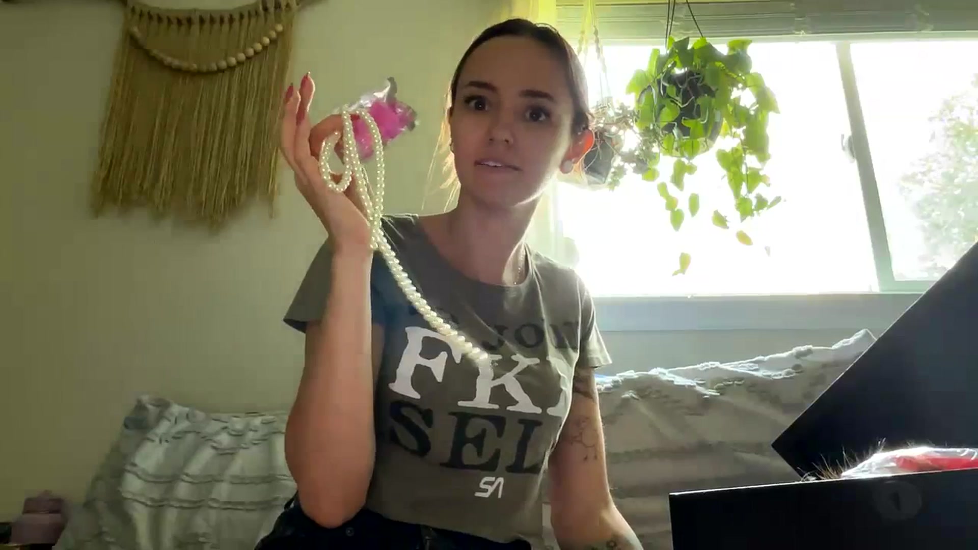 Gallery image thumbnail from Plantbabeee's myfreecams stream on, 06/29/2023, 17:15 image 14 of 20