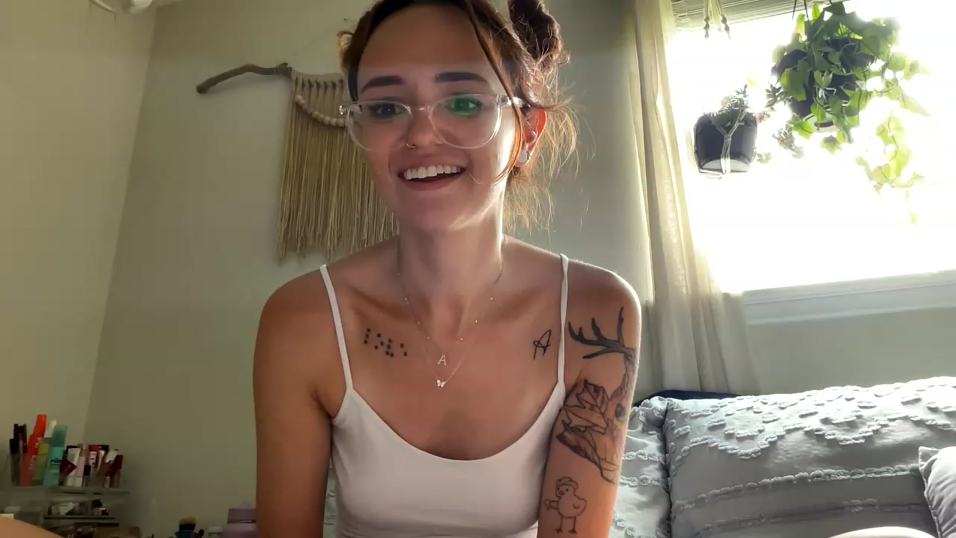 Gallery image thumbnail from Plantbabeee's myfreecams stream on, 07/05/2023, 17:48 image 10 of 20