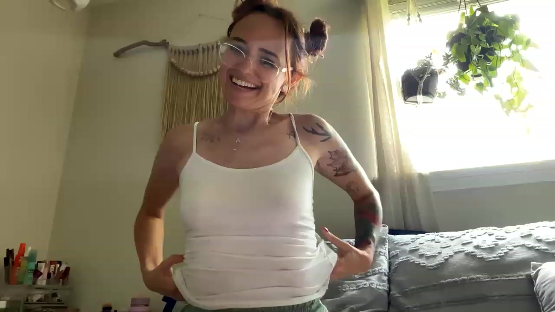 Gallery image thumbnail from Plantbabeee's myfreecams stream on, 07/05/2023, 17:48 image 15 of 20
