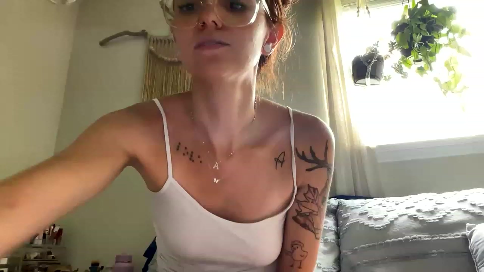 Gallery image thumbnail from Plantbabeee's myfreecams stream on, 07/05/2023, 17:48 image 12 of 20