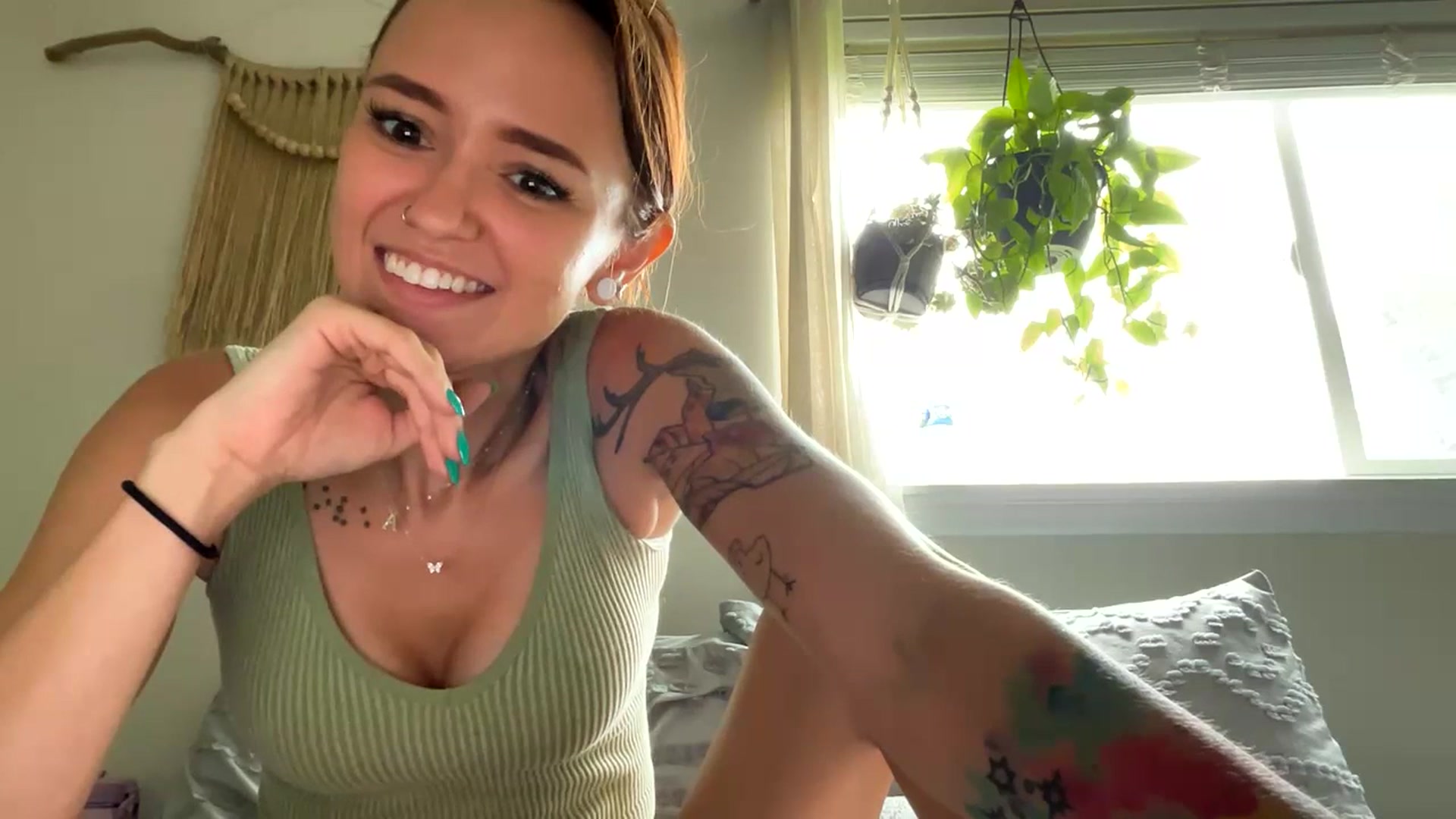 Gallery image thumbnail from Plantbabeee's myfreecams stream on, 07/10/2023, 16:07 image 15 of 20