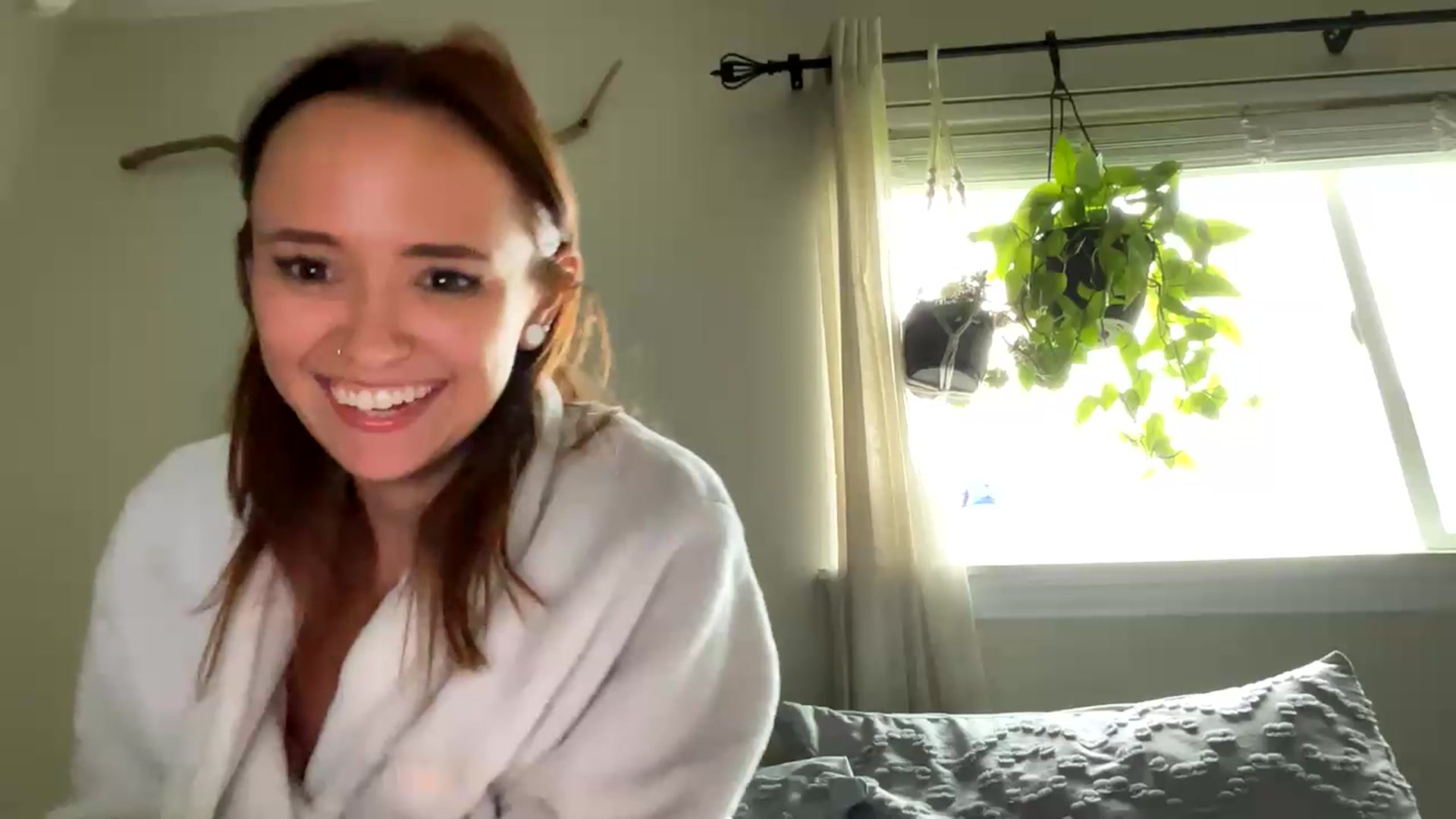 Gallery image thumbnail from Plantbabeee's myfreecams stream on, 07/10/2023, 22:06 image 6 of 20