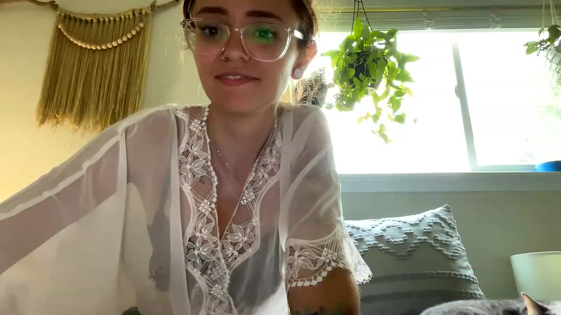 Gallery image thumbnail from Plantbabeee's myfreecams stream on, 07/12/2023, 17:22 image 10 of 20