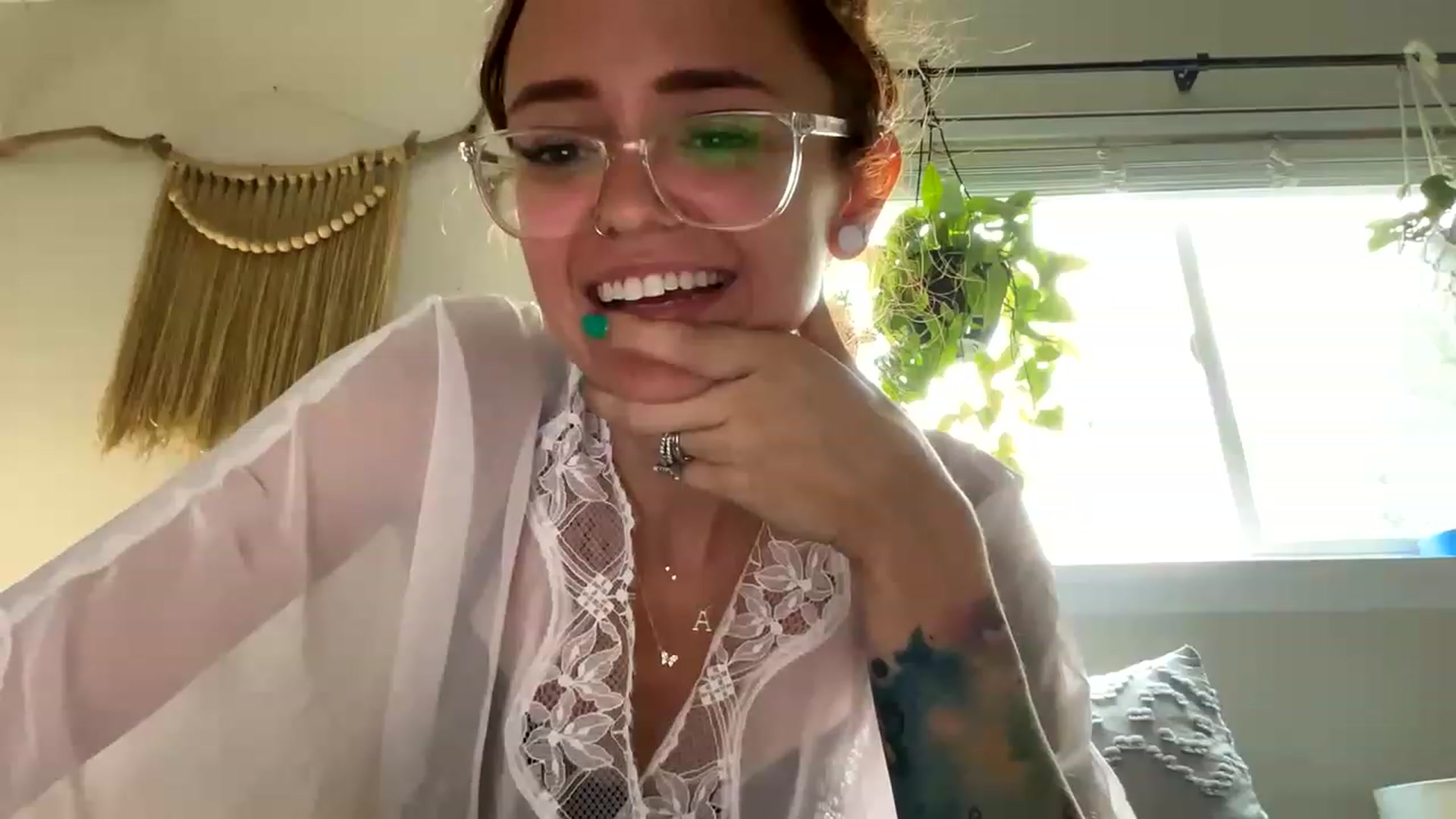 Gallery image thumbnail from Plantbabeee's myfreecams stream on, 07/12/2023, 17:22 image 6 of 20
