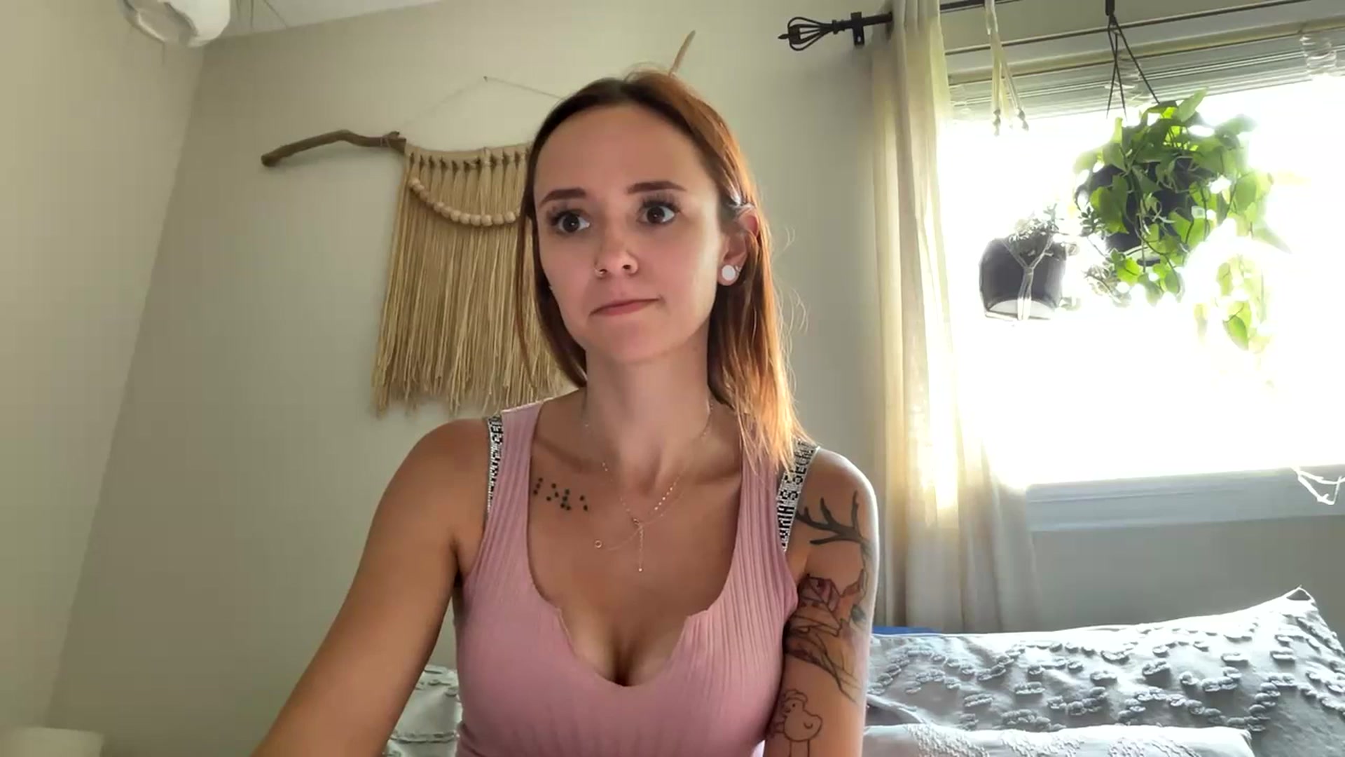 Gallery image thumbnail from Plantbabeee's myfreecams stream on, 07/19/2023, 19:22 image 6 of 20