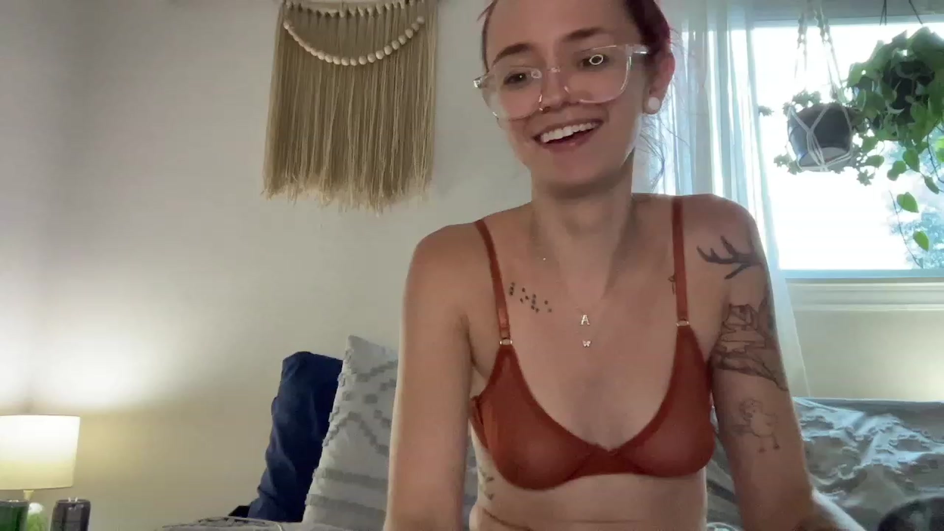 Gallery image thumbnail from Plantbabeee's myfreecams stream on, 08/16/2023, 21:52 image 3 of 20
