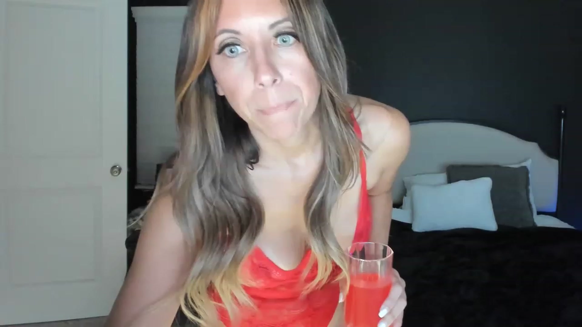 Gallery image thumbnail from Platinum30DDD's myfreecams stream on, 05/13/2023, 02:44 image 10 of 20