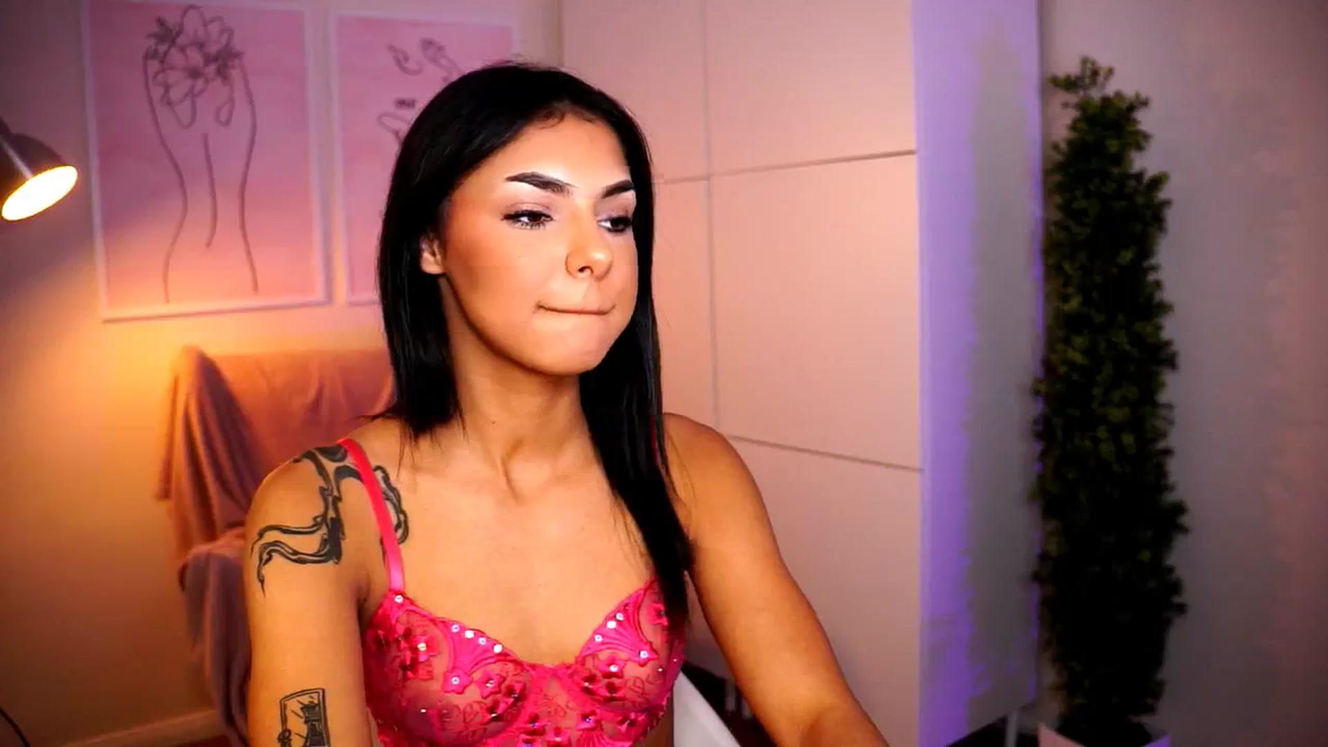 Gallery image thumbnail from Playfuljust18's myfreecams stream on, 06/01/2024, 20:28 image 9 of 20