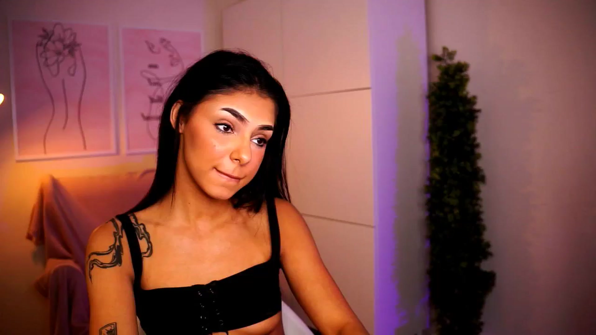 Gallery image thumbnail from Playfuljust18's myfreecams stream on, 06/02/2024, 14:21 image 7 of 20