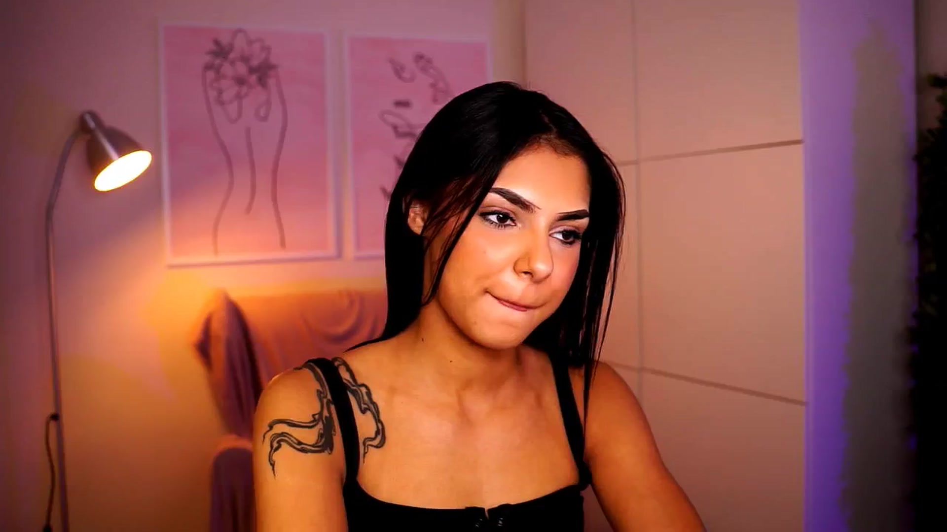 Gallery image thumbnail from Playfuljust18's myfreecams stream on, 06/02/2024, 17:06 image 19 of 20