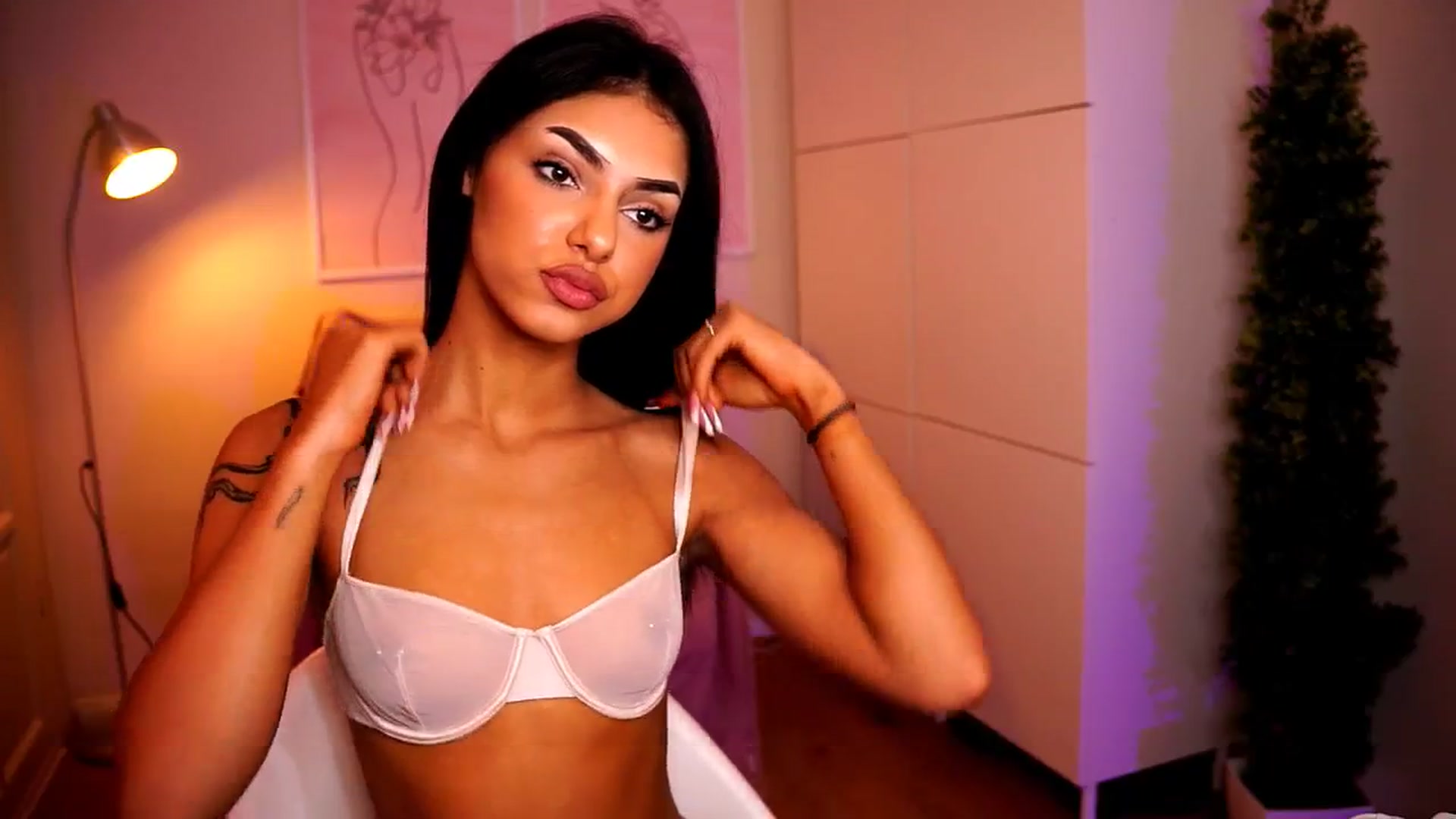 Gallery image thumbnail from Playfuljust18's myfreecams stream on, 06/03/2024, 15:01 image 11 of 20