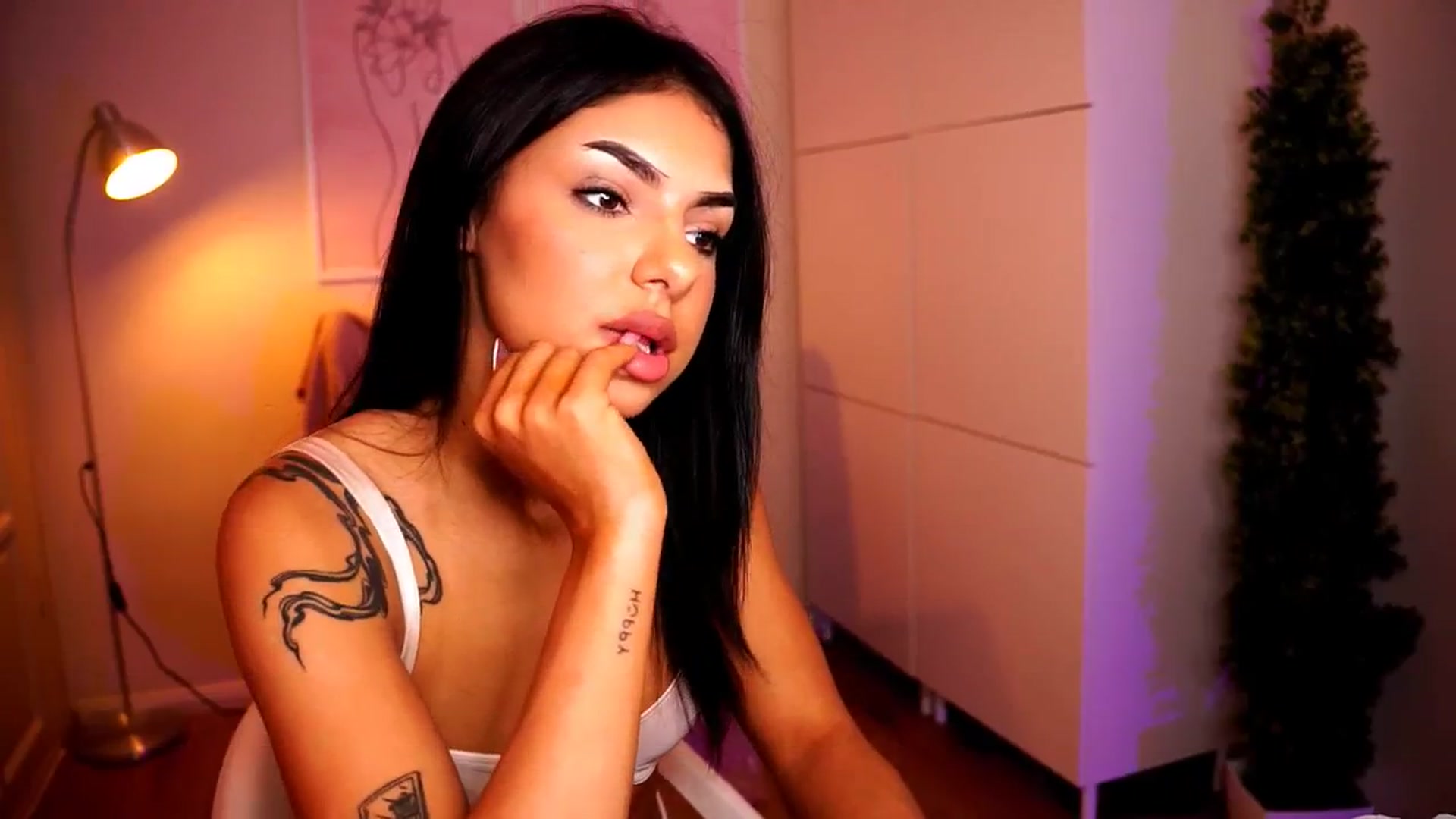 Gallery image thumbnail from Playfuljust18's myfreecams stream on, 06/03/2024, 15:01 image 13 of 20